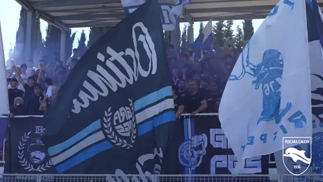 TIFOSI PRIMA DELLA PARTENZA PER PADOVA