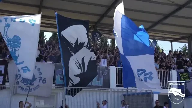 TIFOSI PRIMA DELLA PARTENZA PER PADOVA